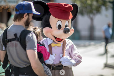 Anaheim Ends Tax Breaks For Disneyland Resort
